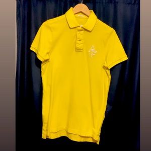 Men’s polo shirt.
